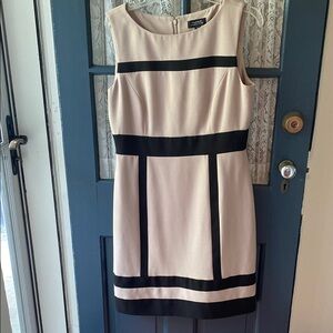 Tahari Tan Colorblock Sleeveless Sheath Mini Dress